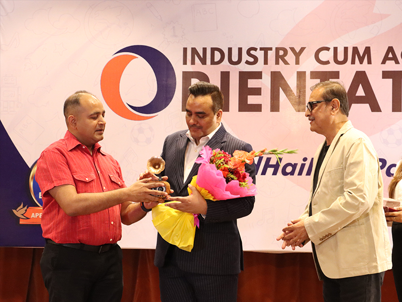 Eminent Guest Speaker ApeeJay Institute of Mass Communication